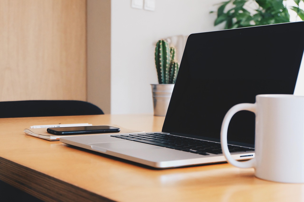 Office, desk, coffee cup — Explore How Much Forex Traders Can Earn and Unlock Your True Income Potential