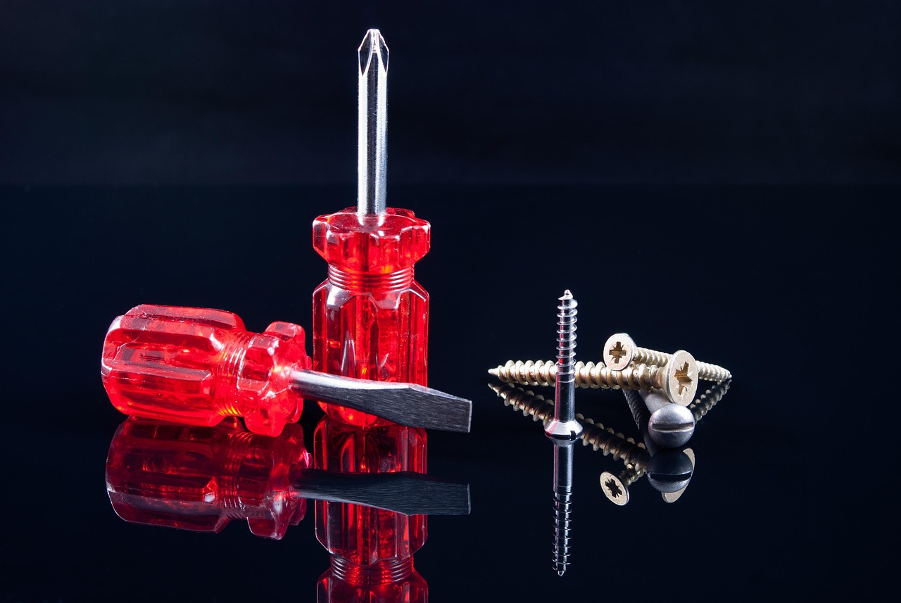 Screwdrivers, screws, red — The Art of Architraves: Adding Elegance to Every Room